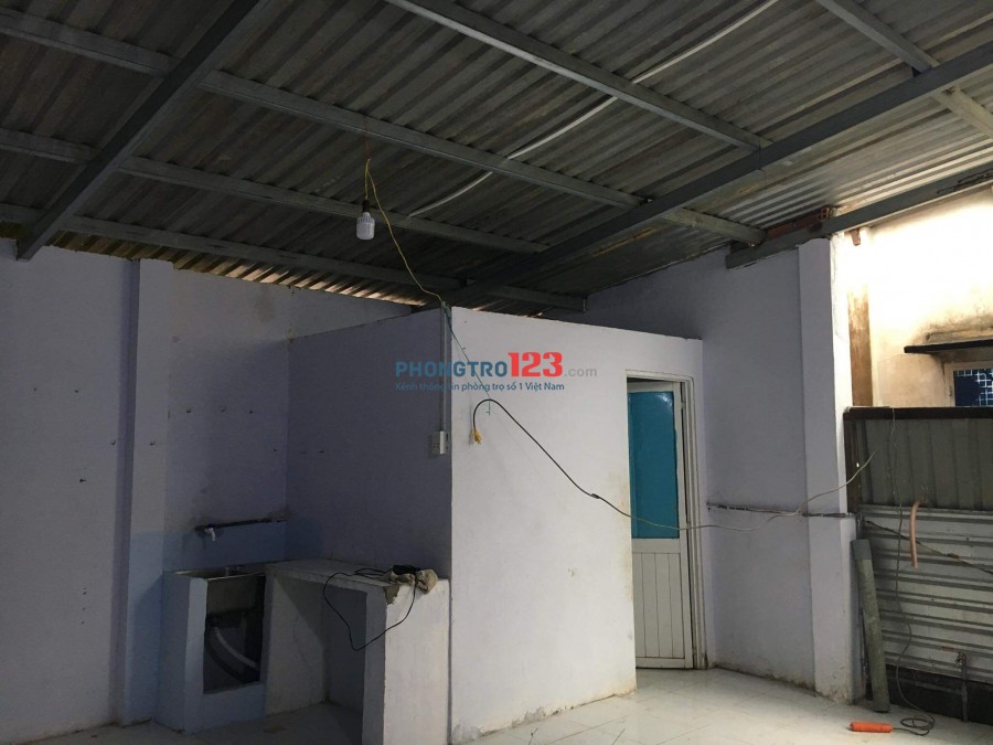 Cho thuê nhà nguyên căn đối diện Bệnh viện Xuyên Á