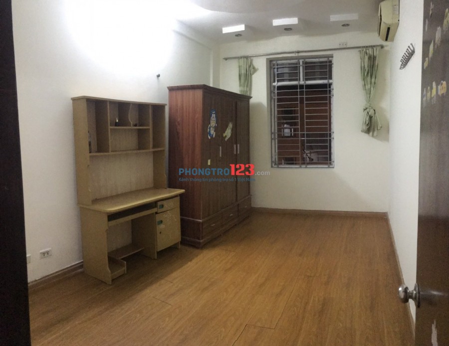 Chính chủ cho thuê chung cư 90m2, 3 phòng ngủ giá rẻ khu vực Thanh Trì-Hn
