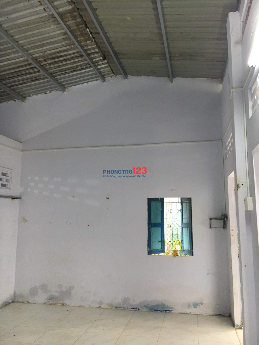 Cho thuê nhà nguyên căn đối diện Bệnh viện Xuyên Á