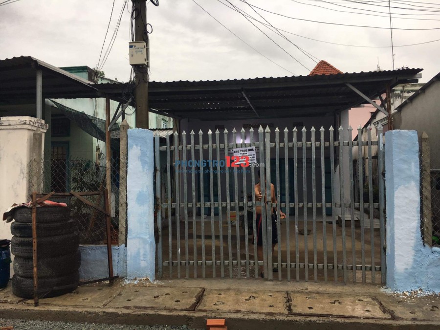 Cho thuê nhà nguyên căn đối diện Bệnh viện Xuyên Á