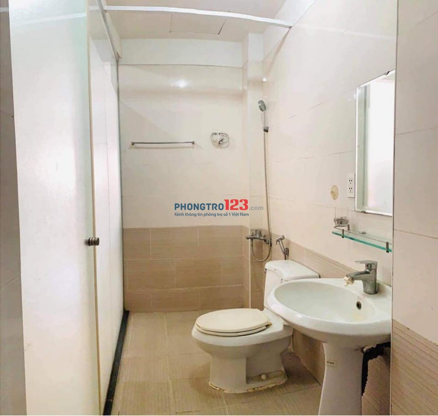 Căn hộ dịch vụ cao cấp 221 Hoàng Hoa Thám, Phường 13, Quận Tân Bình. 30m2