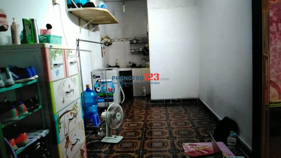 Tìm 1 bạn nữ ở ghép ( Bình Thạnh ). Phòng 20m2, Tiền phòng 1,1 triệu/ người