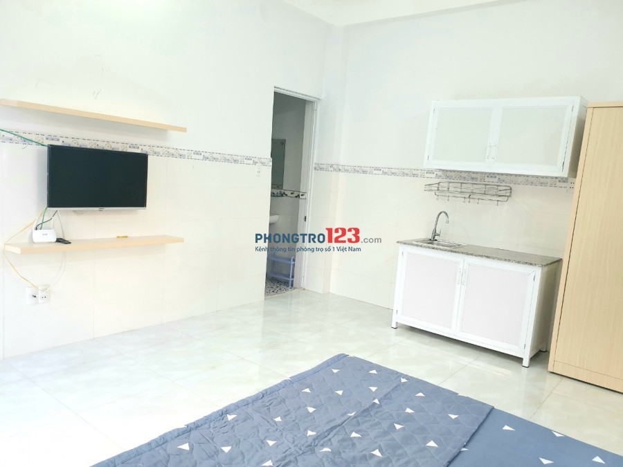 Phòng có cửa sổ và hành lang thoáng quận Tân Bình - Gần Sân bay