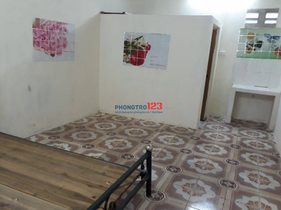 Nhà 25m2 có sân riêng, công trình phụ khép kín tại 7 đường Nước Phần Lan, Phường Tứ Liên, Quận Tây Hồ,
