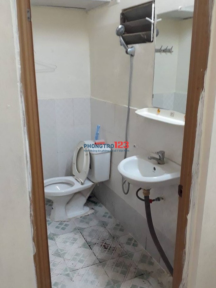 Nhà 25m2 có sân riêng, công trình phụ khép kín tại 7 đường Nước Phần Lan, Phường Tứ Liên, Quận Tây Hồ,