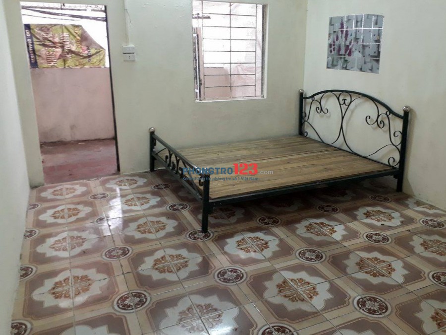 Nhà 25m2 có sân riêng, công trình phụ khép kín tại 7 đường Nước Phần Lan, Phường Tứ Liên, Quận Tây Hồ,