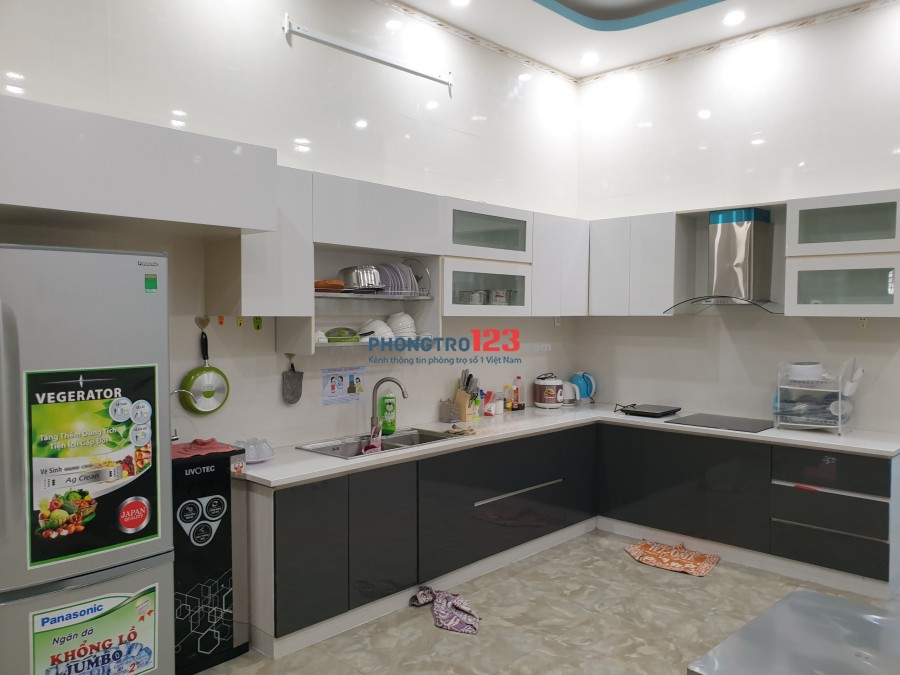 KTX NGAY ĐH GTVT, SPKT, HUTECH TÀI CHÍNH MKT, Full Nội thất MÁY LẠNH THOẢI MÃI, Hỗ trợ HD ngắn hạn