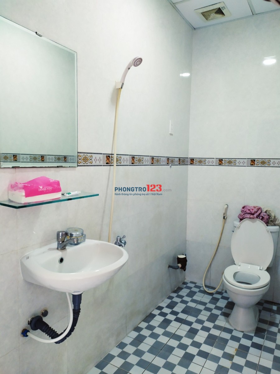 Phòng máy lạnh chỉ 1tr8 ngay Dương Quảng Hàm, Đường số 20 , giờ giấc tự do