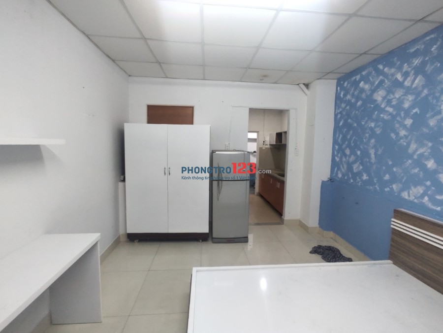 CHDV, nội thất đầy đủ, Ban Công siêu rộng, giá tốt mùa covid tại 188/19, Đường Cao Đạt, Phường 1, Quận 5