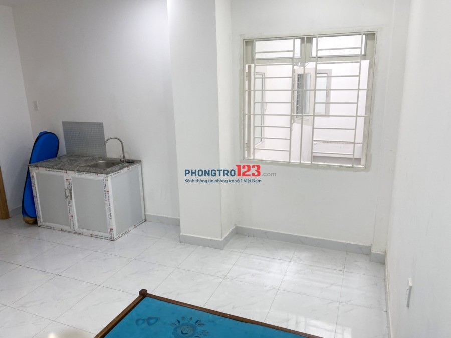 Phòng trọ 28m2, 62/2A Trương Công Định, Tân Bình, giá 4.000.000đ
