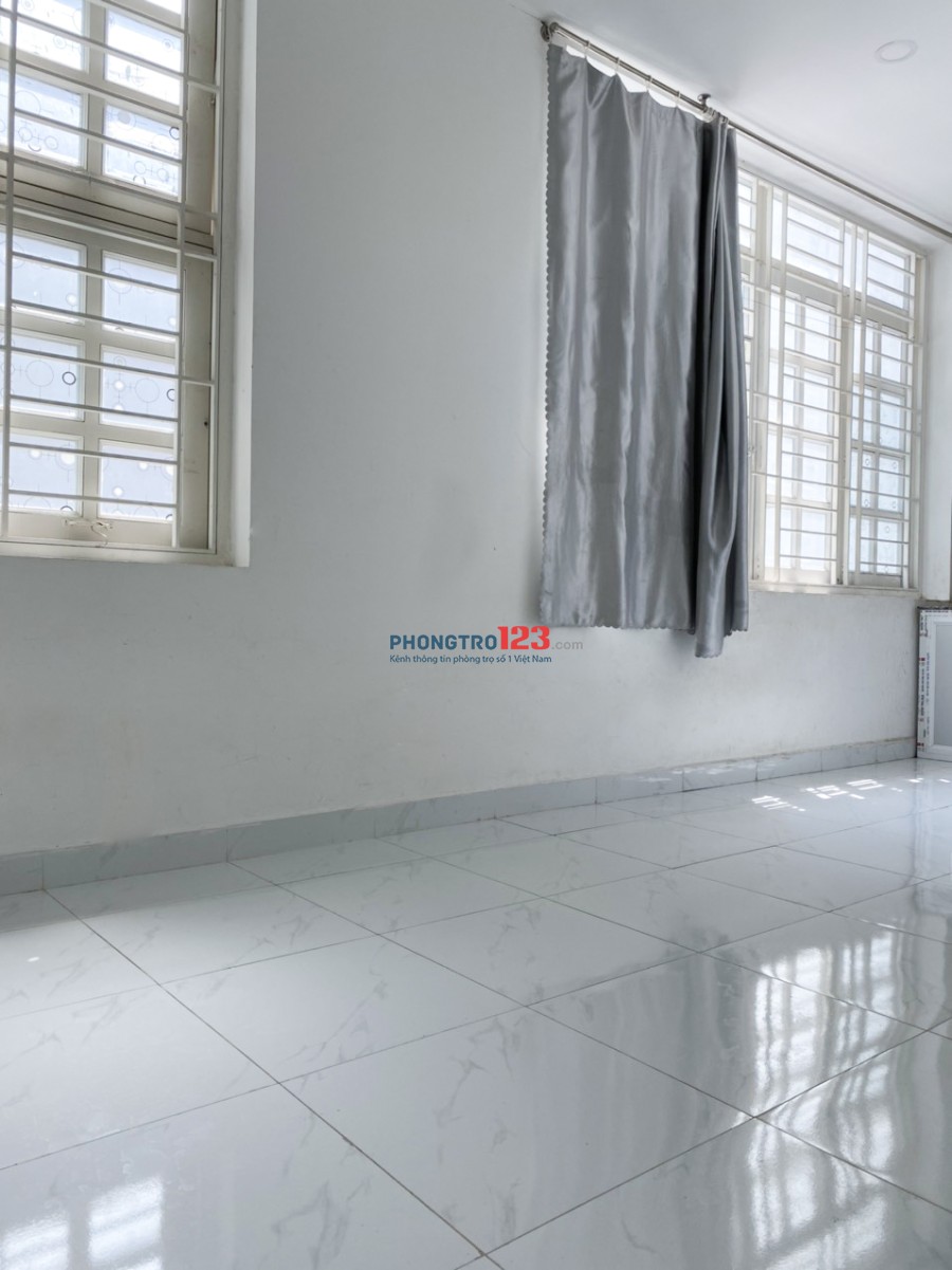 Phòng trọ 28m2, 62/2A Trương Công Định, Tân Bình, giá 4.000.000đ