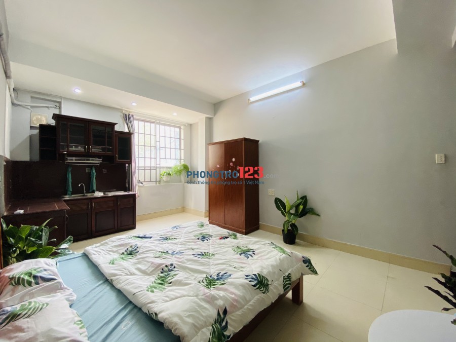Phòng đẹp, rộng 35m2 khu D2 (Nguyễn Gia Trí), gần ngã 4 Hàng Xanh, Landmark 81