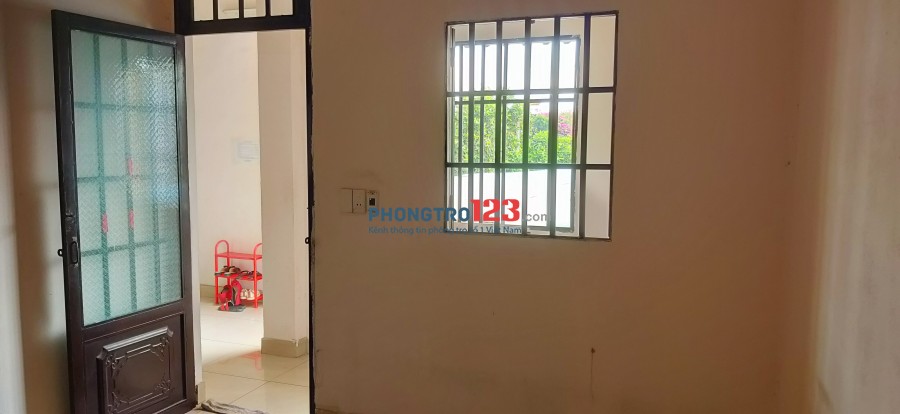 Trống 1 phòng lầu 1 ưu tiên Nữ, sinh viên, nvvp,..tại Lê Văn Khương, Phường Hiệp Thành, Quận 12