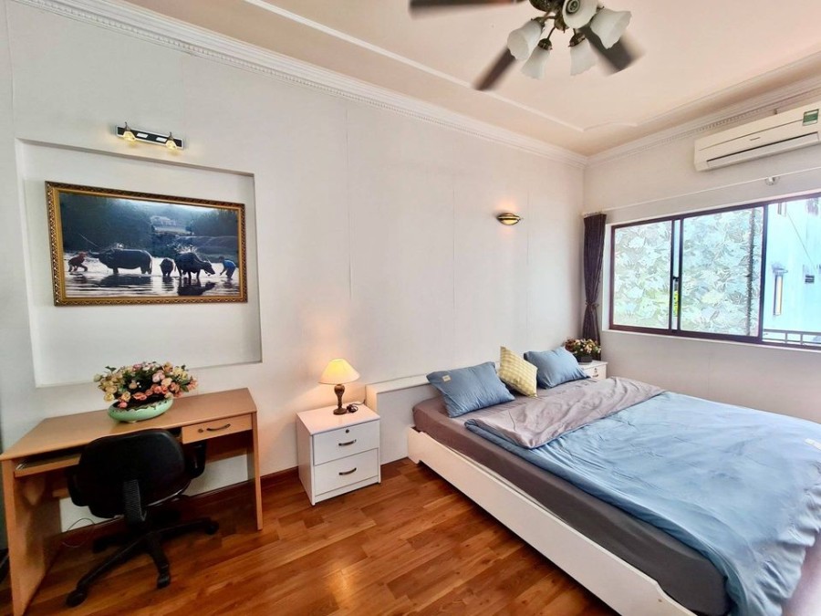 Căn hộ Quận 1 có ban công, đầy đủ nội thất, vị trí trung tâm, được nuôi thú cưng. Chi tiết liên hệ 0987002104