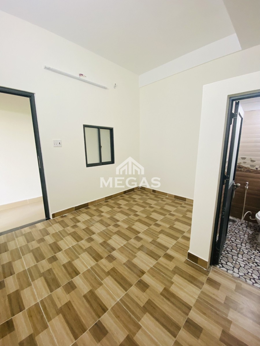 Phòng mới xây ngay mặt tiền chỉ 1tr4 tiện qua hóc môn và bình tân , toà nhà hiện đại