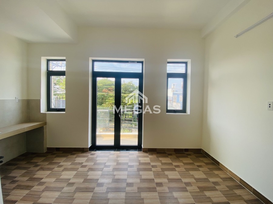 Phòng mới xây ngay mặt tiền chỉ 1tr4 tiện qua hóc môn và bình tân , toà nhà hiện đại