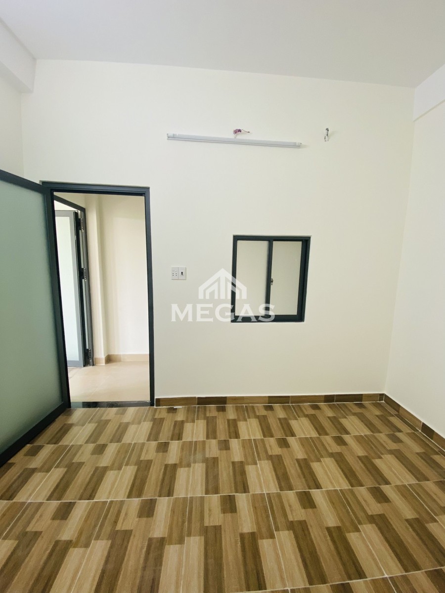 Phòng mới xây ngay mặt tiền chỉ 1tr4 tiện qua hóc môn và bình tân , toà nhà hiện đại