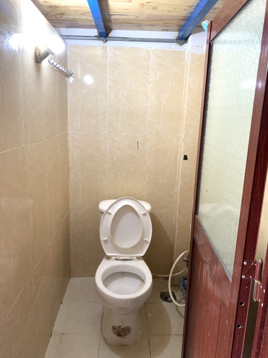Trọ Giá rẻ ngay ĐH FPT- khu CNC. Có gác, bếp, wc riêng sinh hoạt khép kín. GG tự do, an ninh.