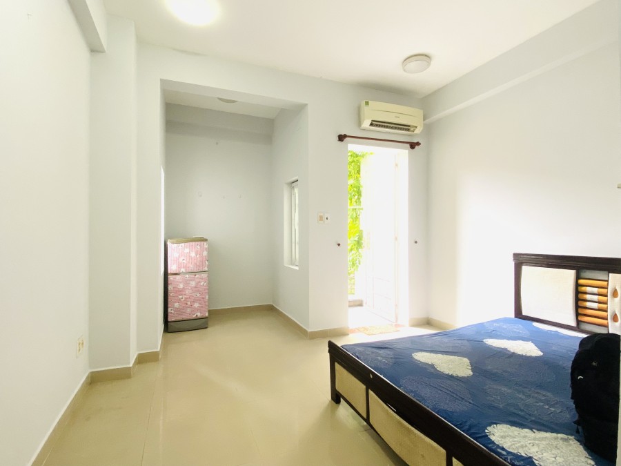 Phòng BAN CÔNG 27m2,Có Nội Thất,Free 1/2 tháng đầu (không qua MG), 4TR
