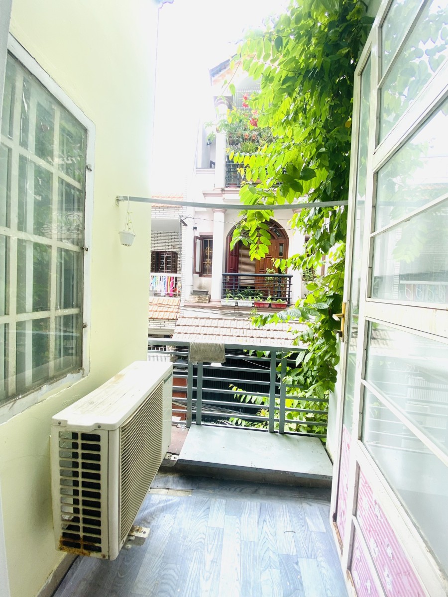 Phòng BAN CÔNG 27m2,Có Nội Thất,Free 1/2 tháng đầu (không qua MG), 4TR