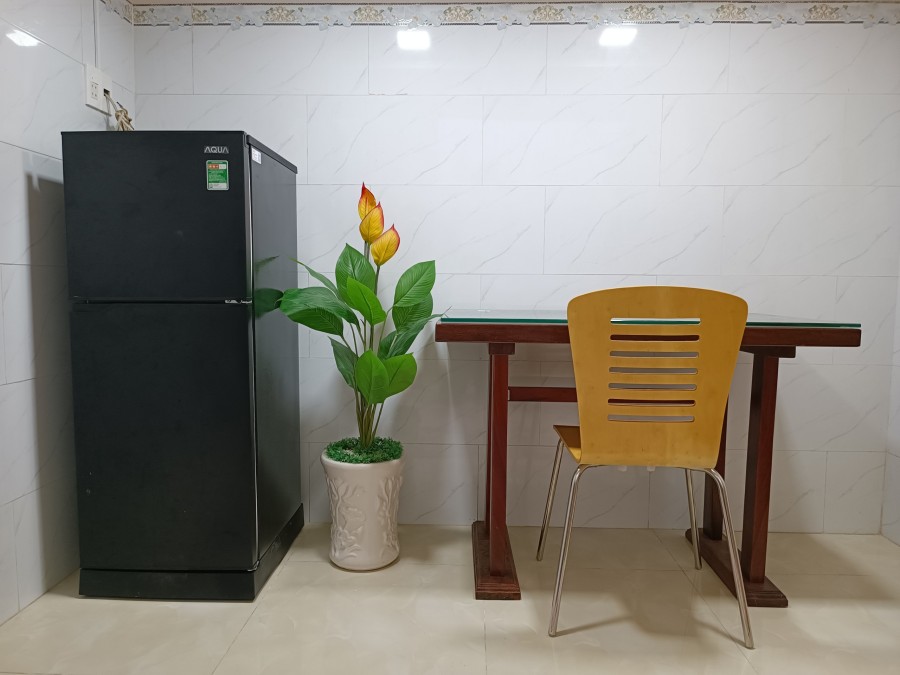 Phòng đẹp gác lửng 28m2 mới gần đường ÂU CƠ full đồ