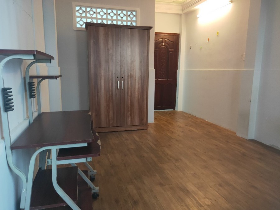 Phòng rộng Đẹp, Nội thất cơ bản tại 60/2 Đường Ngô Đức Kế, Phường 12, Quận Bình Thạnh gần chợ Bà chiểu