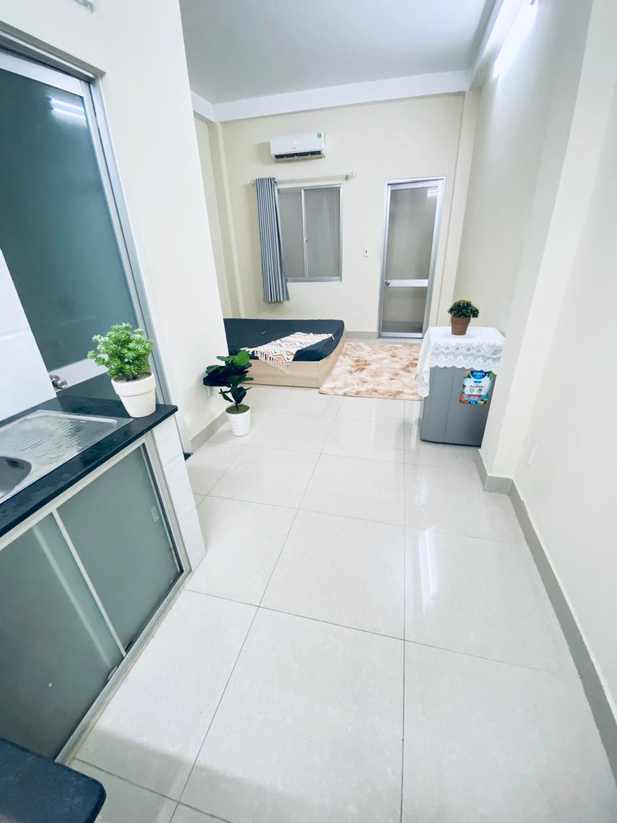 Cho thuê phòng trọ gần ngã tư Hàng Xanh nội thất đầy đủ 3tr7