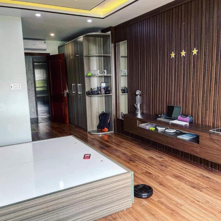 Cho thuê nhà 7 tầng kinh doanh buôn bán tại đường Lê Hồng Phong