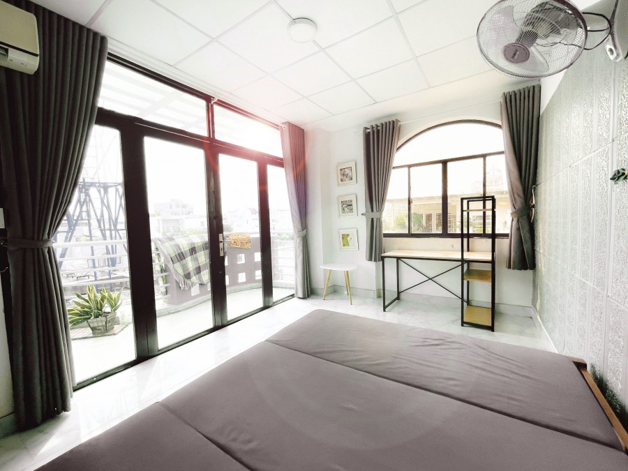 Phòng cho Nữ (30m2) có Ban Công rộng - Cửa Sổ lớn (Chu Văn An,B.Thạnh)