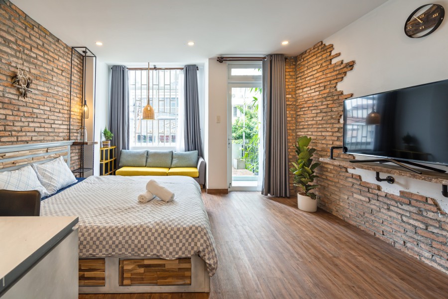 Studio Apartment in District 1, fully Furnished, chill balcony – NGUYEN VAN THU st.