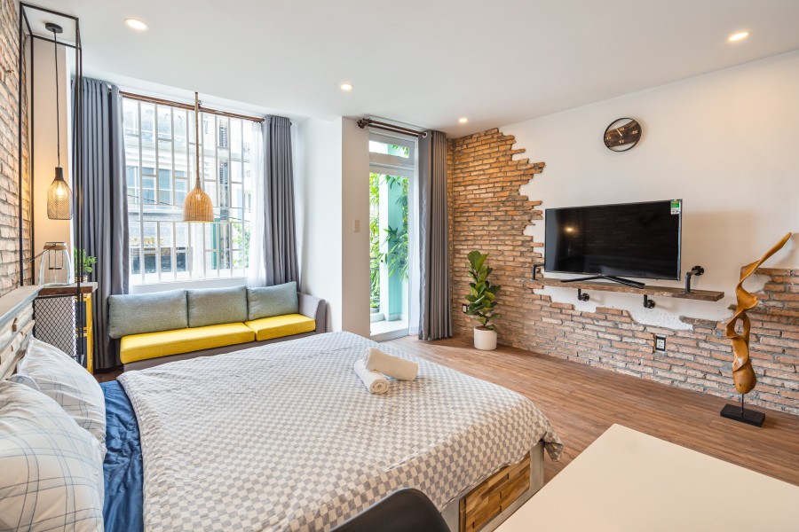 Studio Apartment in District 1, fully Furnished, chill balcony – NGUYEN VAN THU st.