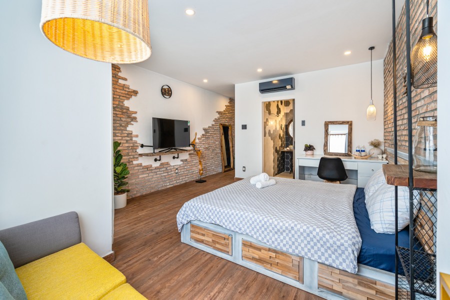 Studio Apartment in District 1, fully Furnished, chill balcony – NGUYEN VAN THU st.