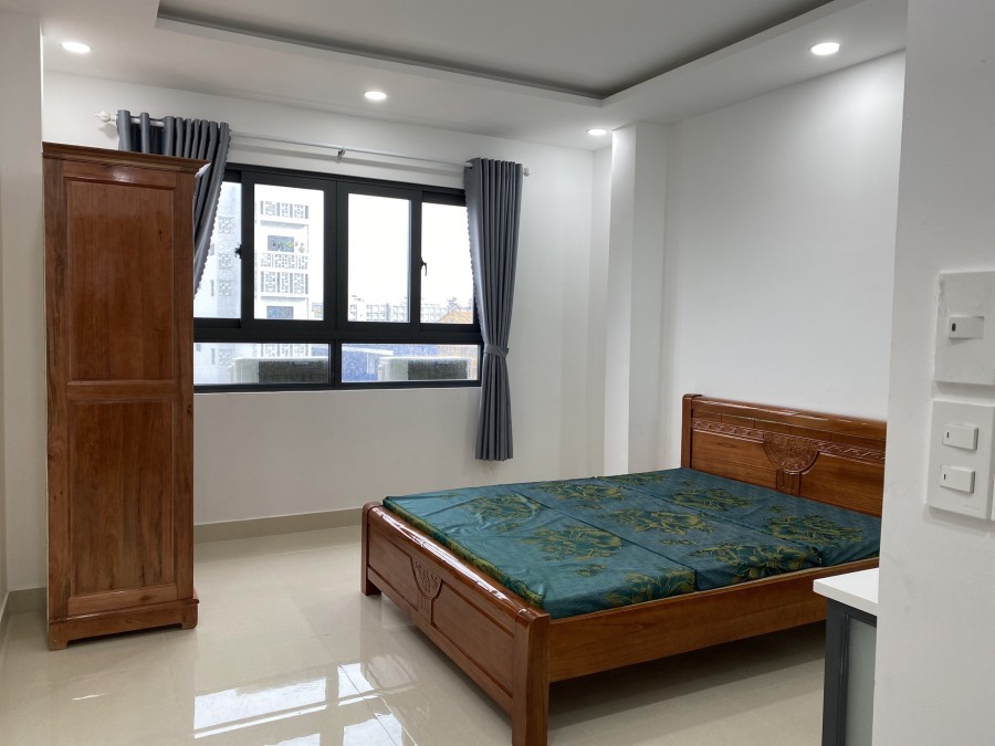 Phòng mới xây, có nội thất, gần KCX Tân Thuận, cách Q4 chỉ 5 phút, có bảo vệ 24/7