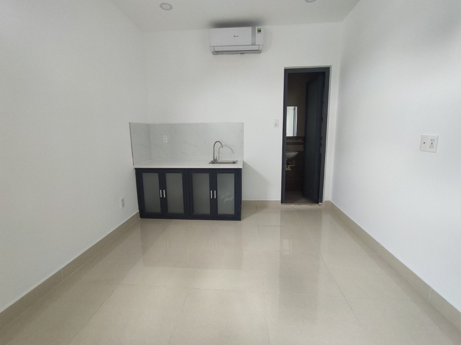 Phòng mới xây, có nội thất, gần KCX Tân Thuận, cách Q4 chỉ 5 phút, có bảo vệ 24/7
