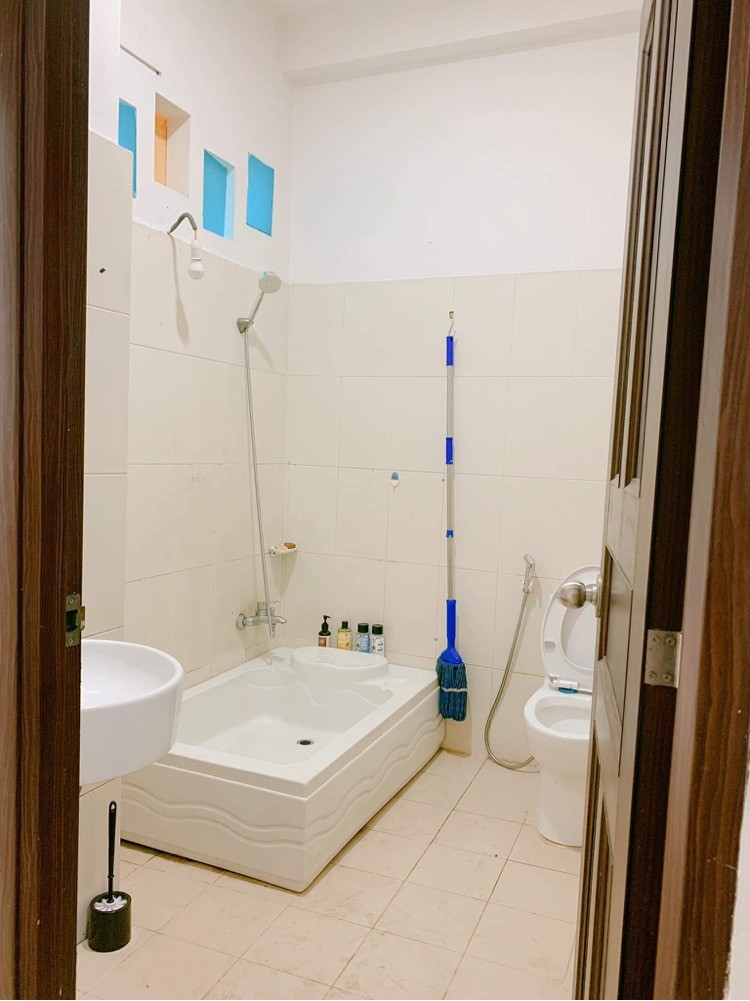 Phòng trọ khu vực Chu Văn An, Bình Thạnh. Phòng ban công 30m2: 3tr5. Giá này là giá chưa giảm