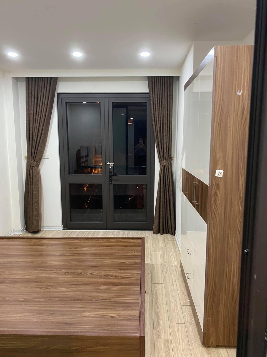 Cho thuê 2 phòng tầng 4,6 (50m2) cả thang máy và thang bộ đi chung