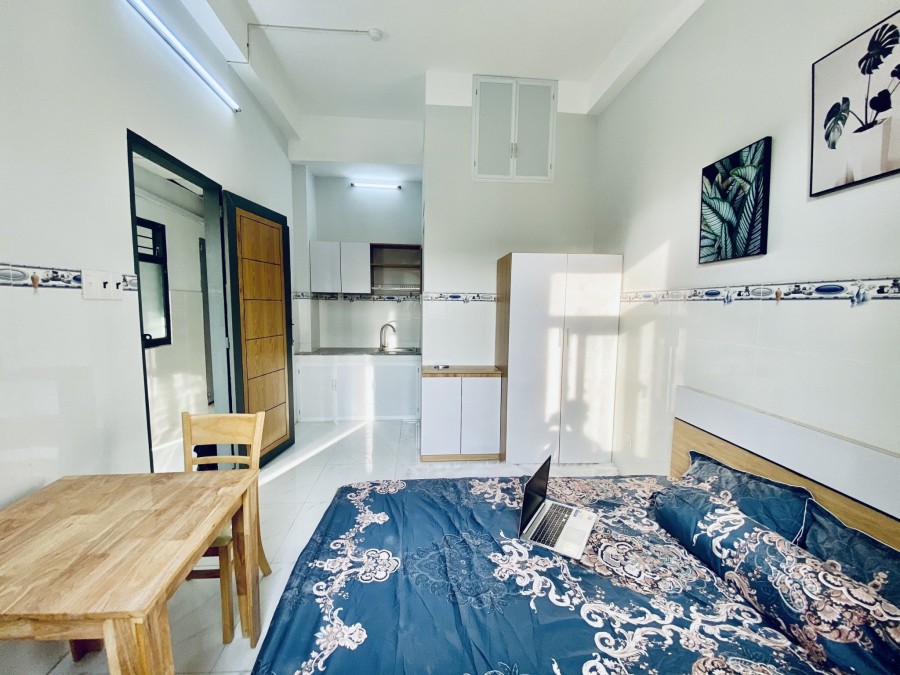 Cho thuê phòng trọ Đồng Xoài, full nội thất. Ban công cửa sổ lớn, Gần chợ Hoàng Hoa Thám Etown Cộng Hòa
