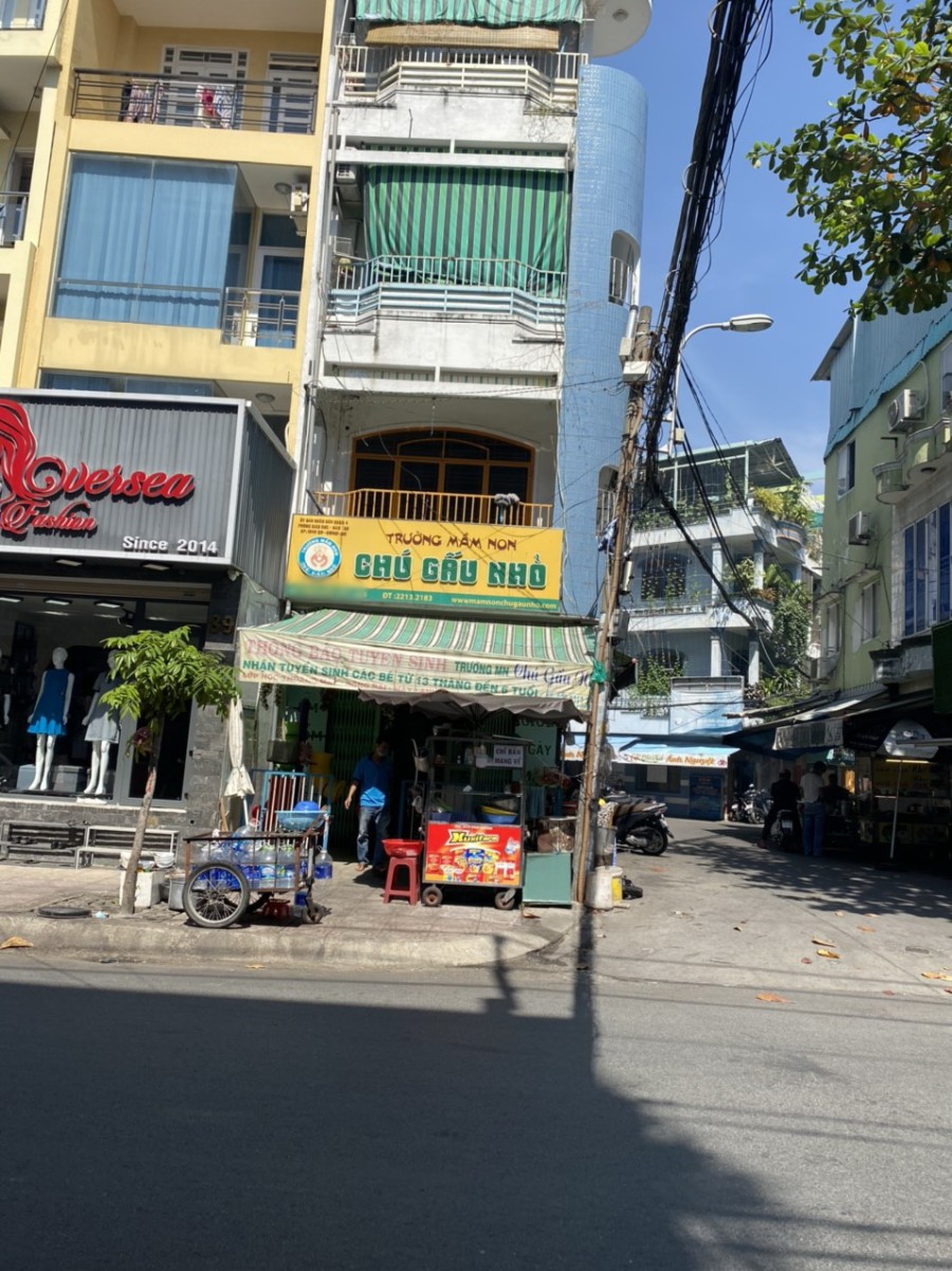 Cho thuê nhà căn góc 3 mặt tiền đường kinh doanh đường Vĩnh Hội P4 Q4