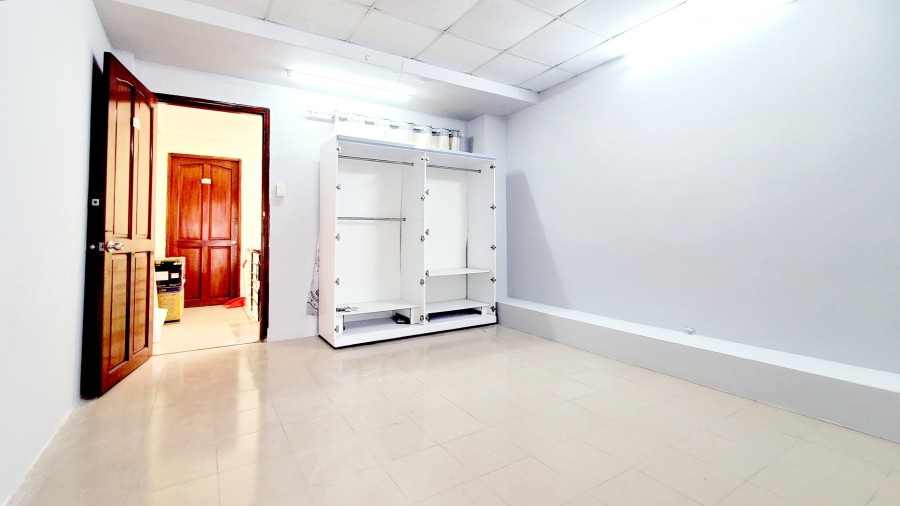 Phòng 2 phòng ngủ, 2 máy lạnh, 55m2, ban công, D2 nối dài, P.25, B.T