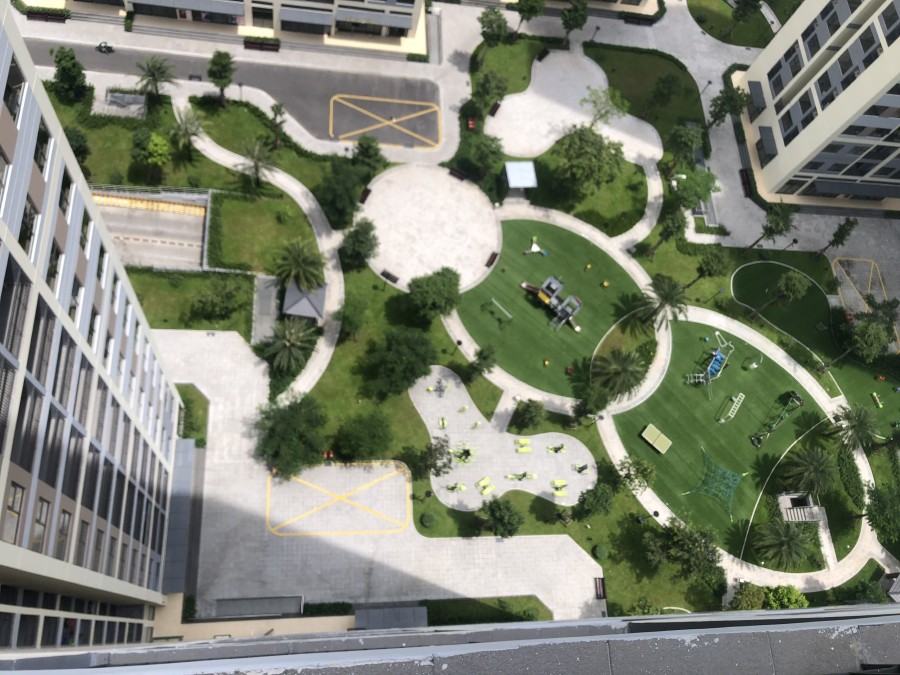 Cho thuê căn hộ Vinhomes Grand Park Quận 9 2 phòng ngủ, bếp và rèm