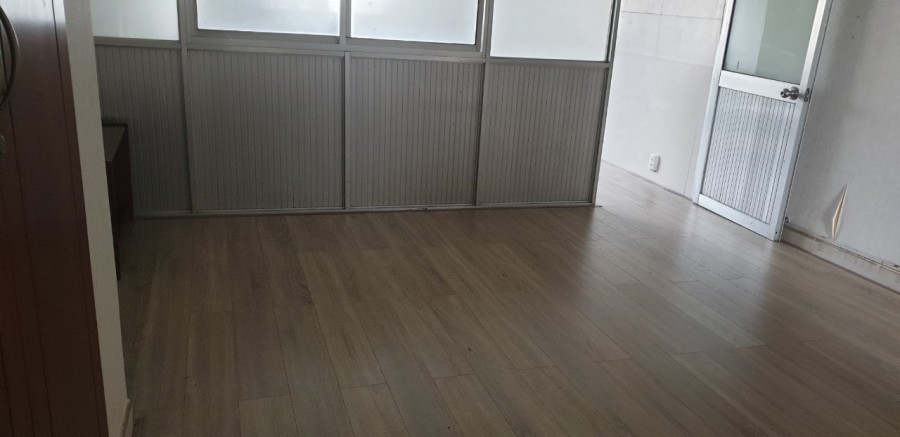 Căn hộ tầng 4 63m2, 3 phòng - trung tâm Q1