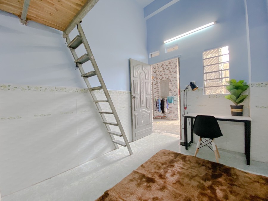 Phòng siêu hot tiện nghi sang xịn mịn. Chỉ với 2tr9 còn được trang bị hẳn máy lạnh, gác đứng, bếp, bàn ghế làm việc️‍