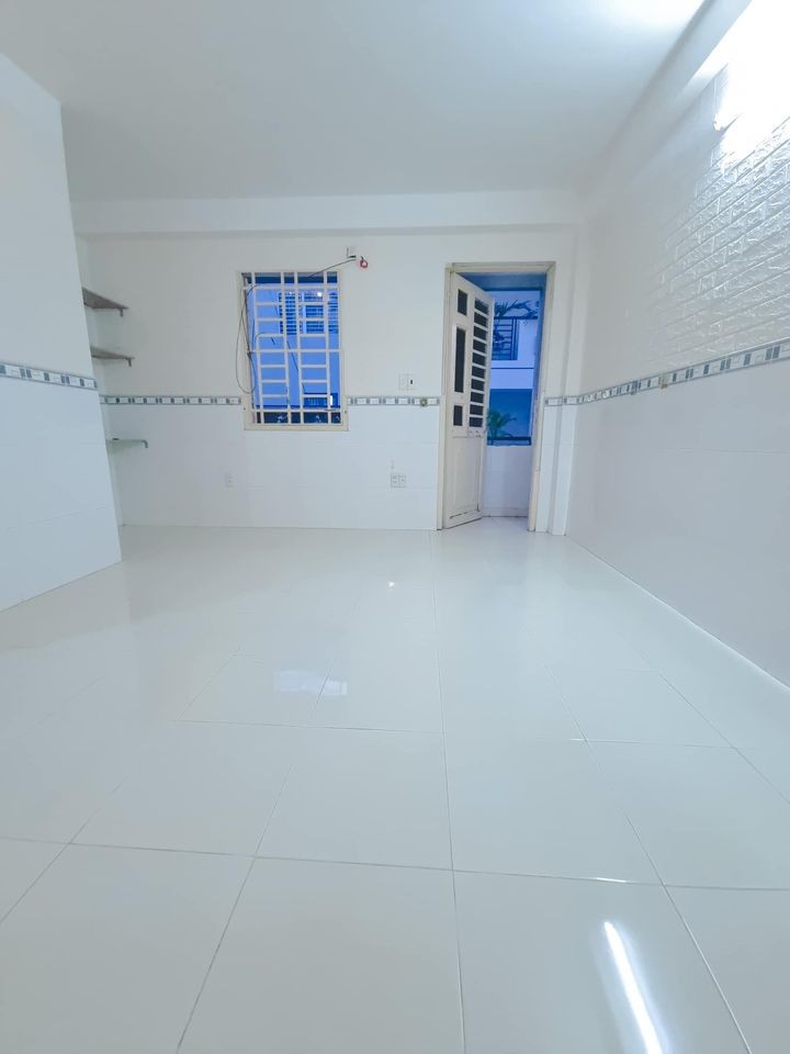 HOT Phòng đẹp, nhà mới cho thuê đối diện Etown Cộng hòa chỉ 3.5 tr
