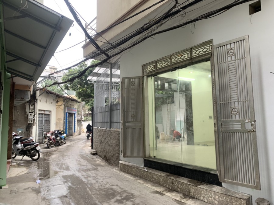 phòng mặt tiền trong nha 9p có thể buôn bán kinh doanh để ở thì tuỳ nhu cầu cua mọi ng ak,p rộng 35 m2 đầy đủ điều hà
