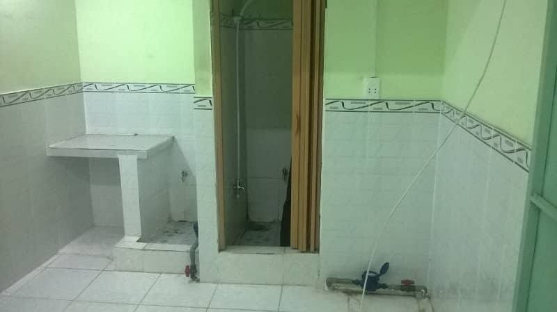 Phòng trọ hẻm 449 hương lộ 2, gần ngã 4 bốn xã, thoáng mát 24m2, có gác lửng