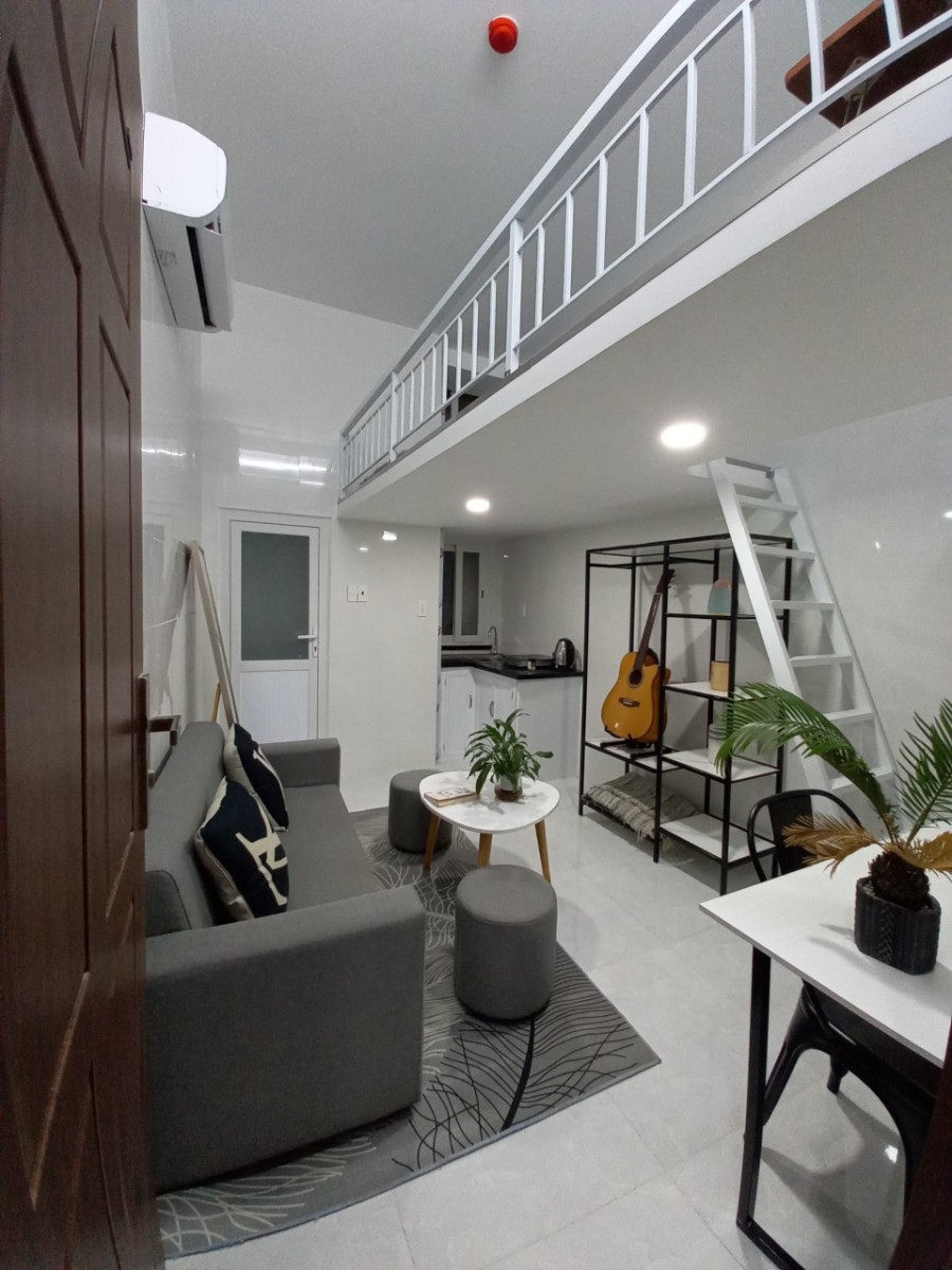 Cho thuê Căn hộ dịch vụ có gác tại Phó Đức Chính. Giá siêu rẻ