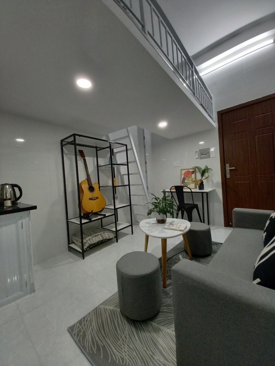 Cho thuê Căn hộ dịch vụ có gác tại Phó Đức Chính. Giá siêu rẻ
