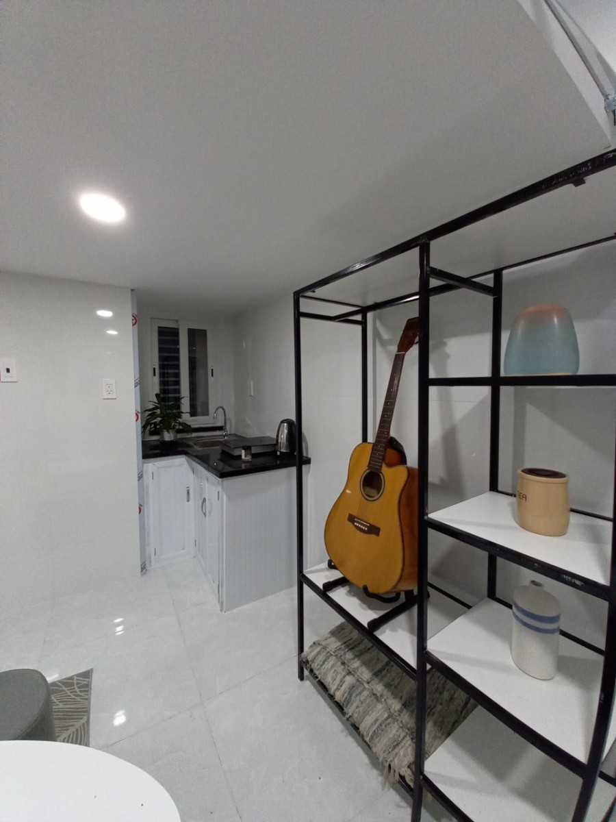 Cho thuê Căn hộ dịch vụ có gác tại Phó Đức Chính. Giá siêu rẻ