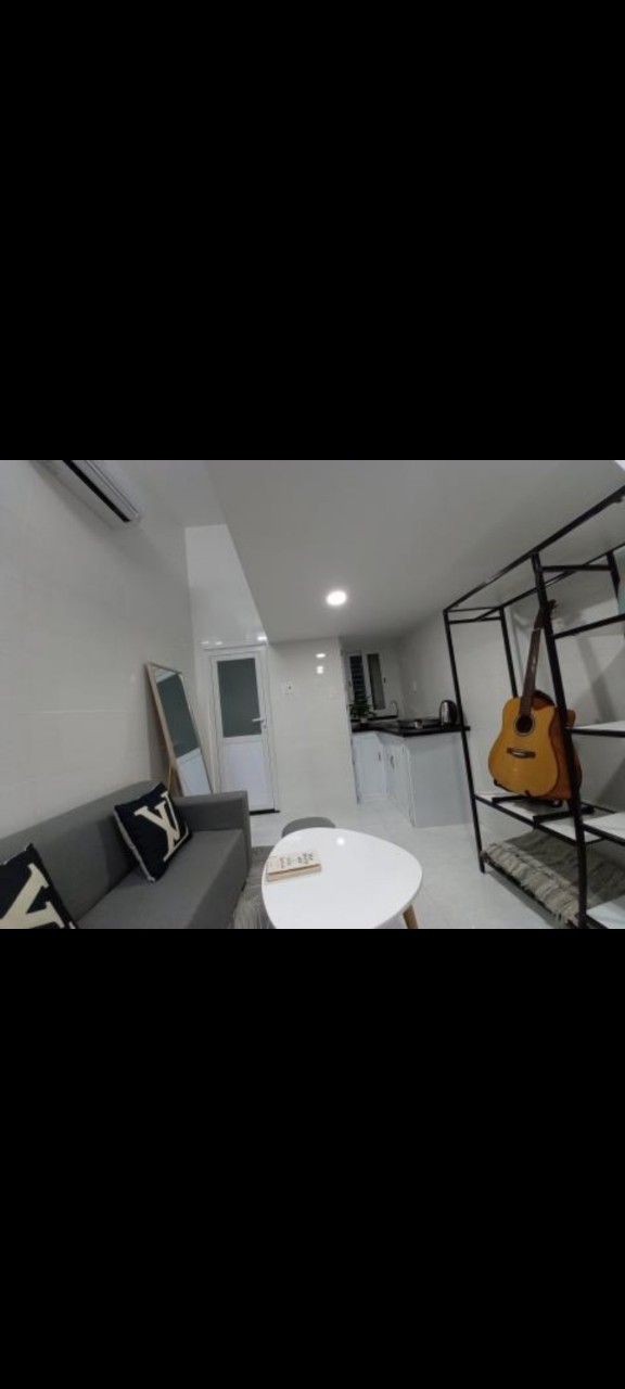 Cho thuê Căn hộ dịch vụ có gác tại Phó Đức Chính. Giá siêu rẻ