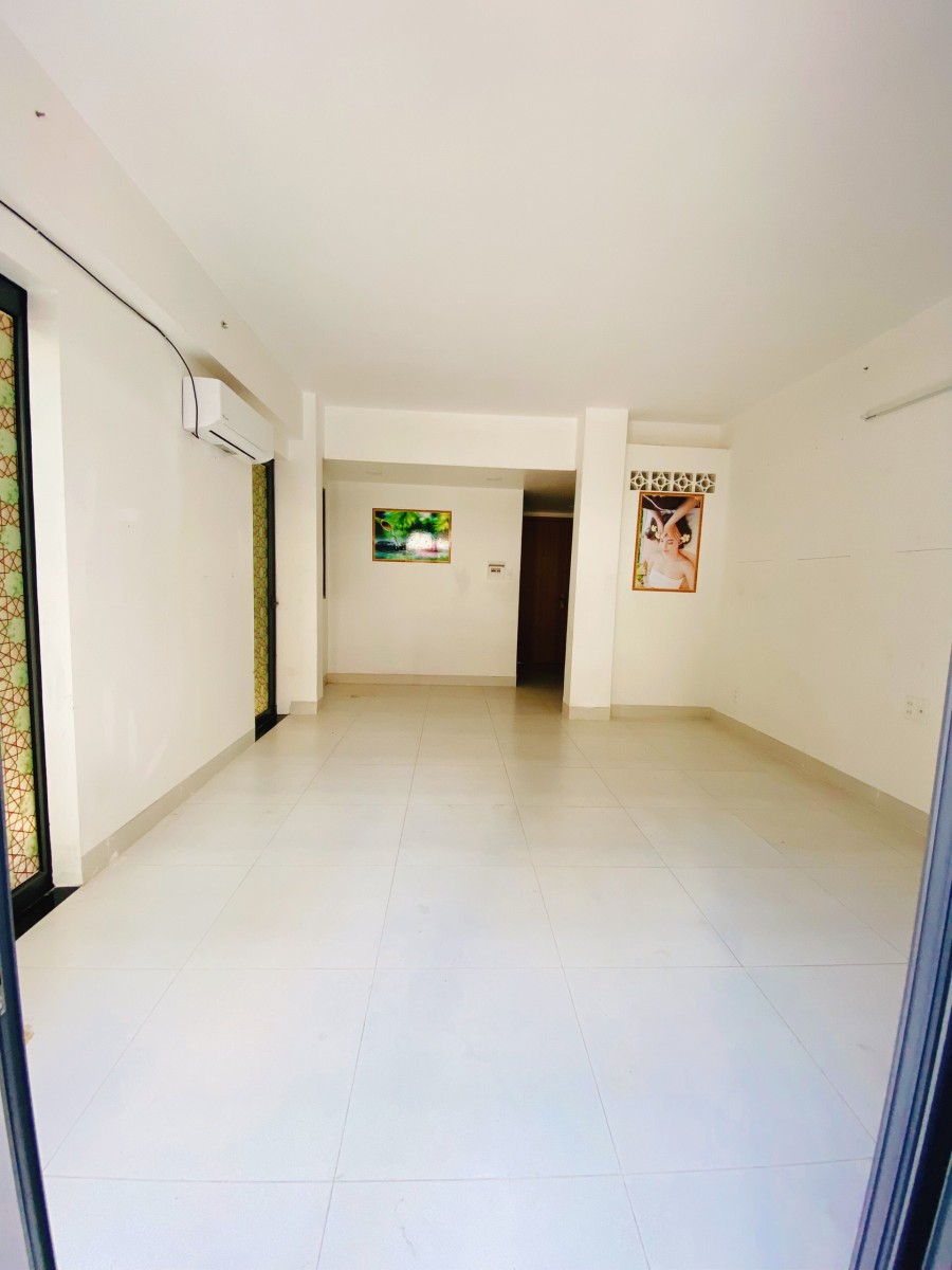 Căn hộ mặt tiền 1 phòng ngủ, để ở và kinh doanh rất tiện luôn